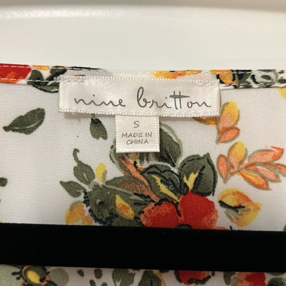Nine Britton Faux Wrap Floral Blouse - Picture 4 of 4